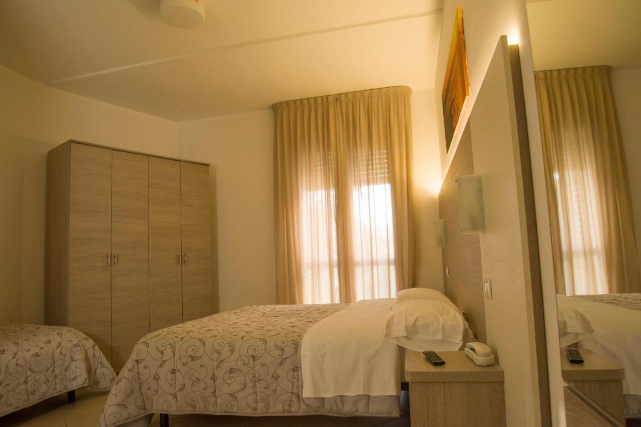 Hotel Villa Enea Cattolica Exteriér fotografie